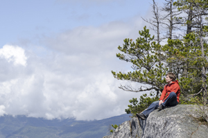 shutterstock_234294550_boy_cliffs_300px